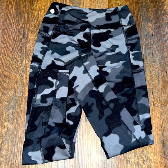 NWOT Z By Zella Girls Camouflage Leggings. - Picture 4 of 5